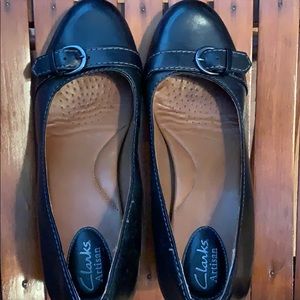 Clark’s leather pump